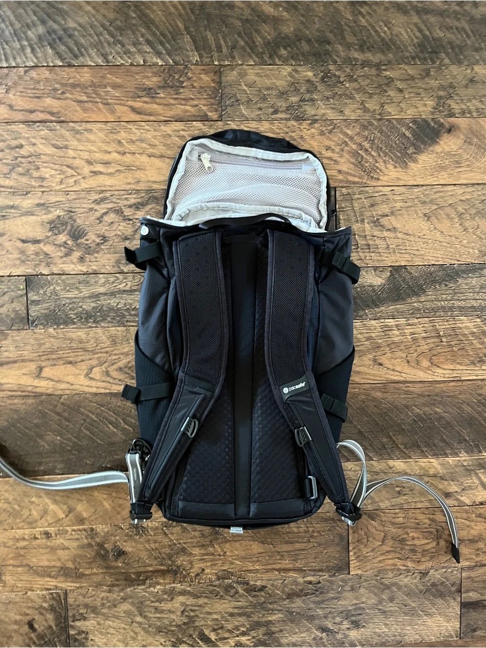 Pacsafe Venturesafe Backpack